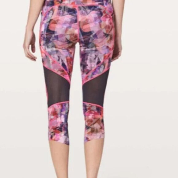 Lululemon Pink On Pace Crop 21" - Picture 3 of 13